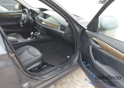 2015 BMW X1 xDrive28I из США, поврежденный, VIN WBAVL1C54FVY32220